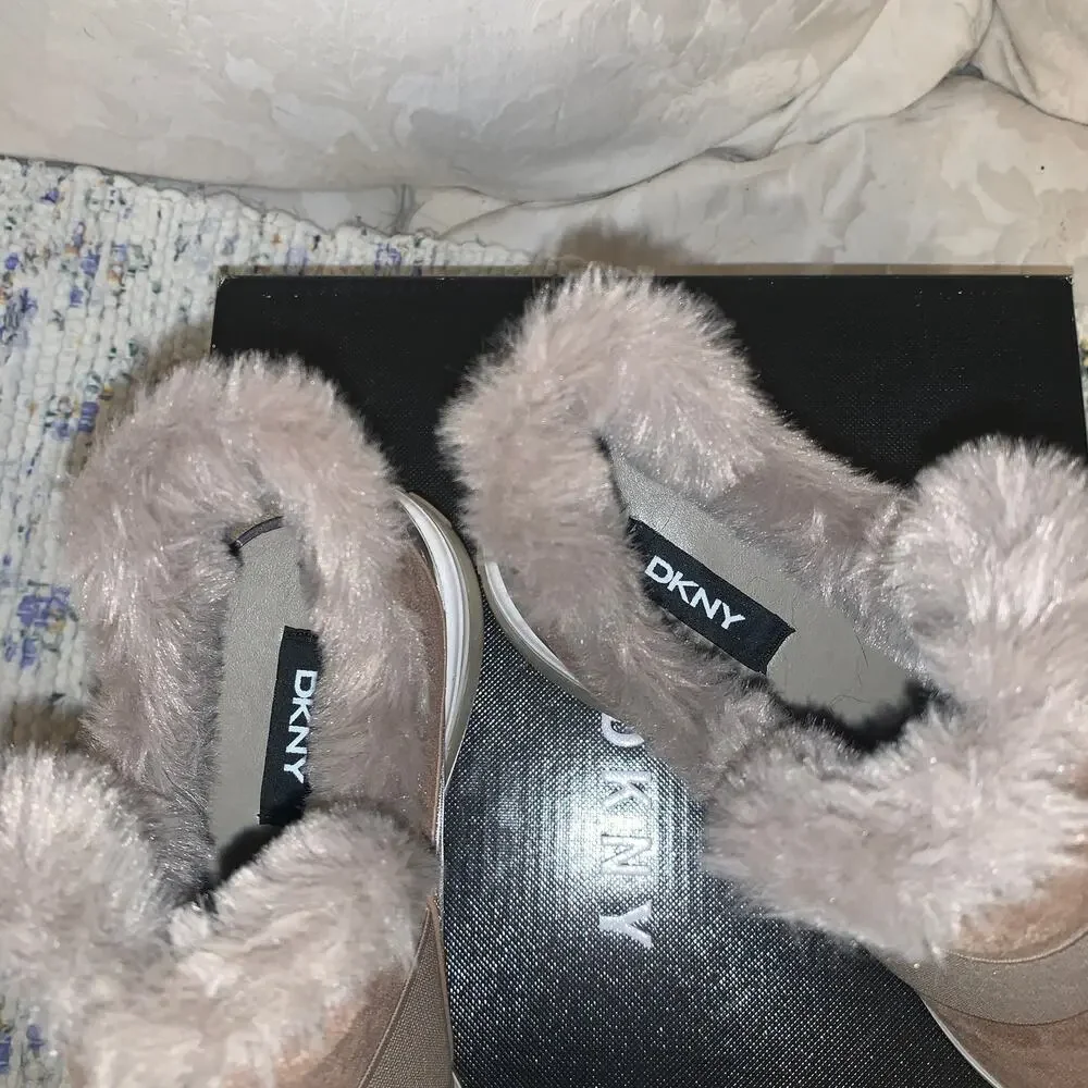 NEW IN BOX DKNY BORG FUR TRIM WEDGE SNEAKER BOOTS 8 TAUPE